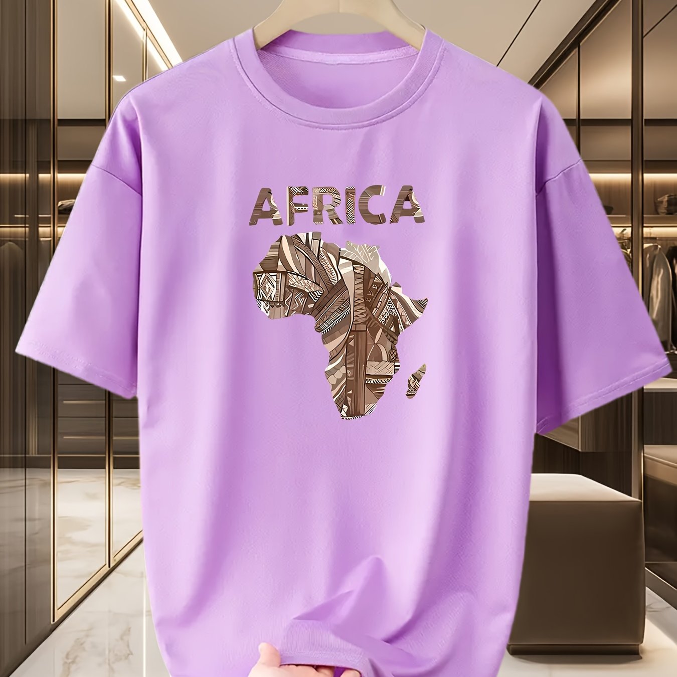 A Short-Sleeved Round-Neck T-Shirt Featuring an 'Africa' Print