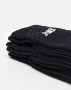 https://images.asos-media.com/products/new-balance-confezione-da-3-paia-di-calzini-neri-con-logo/204404273-4?$n_750w$&wid=750&fit=constrain