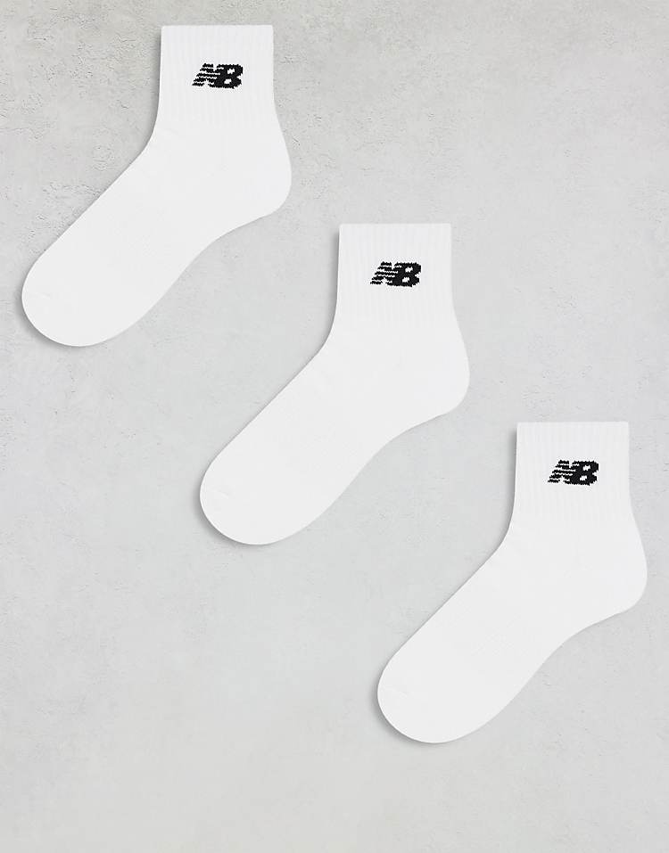 https://images.asos-media.com/products/new-balance-confezione-da-3-paia-di-calzini-bianchi-con-logo/204404305-1-white?$n_750w$&wid=750&fit=constrain