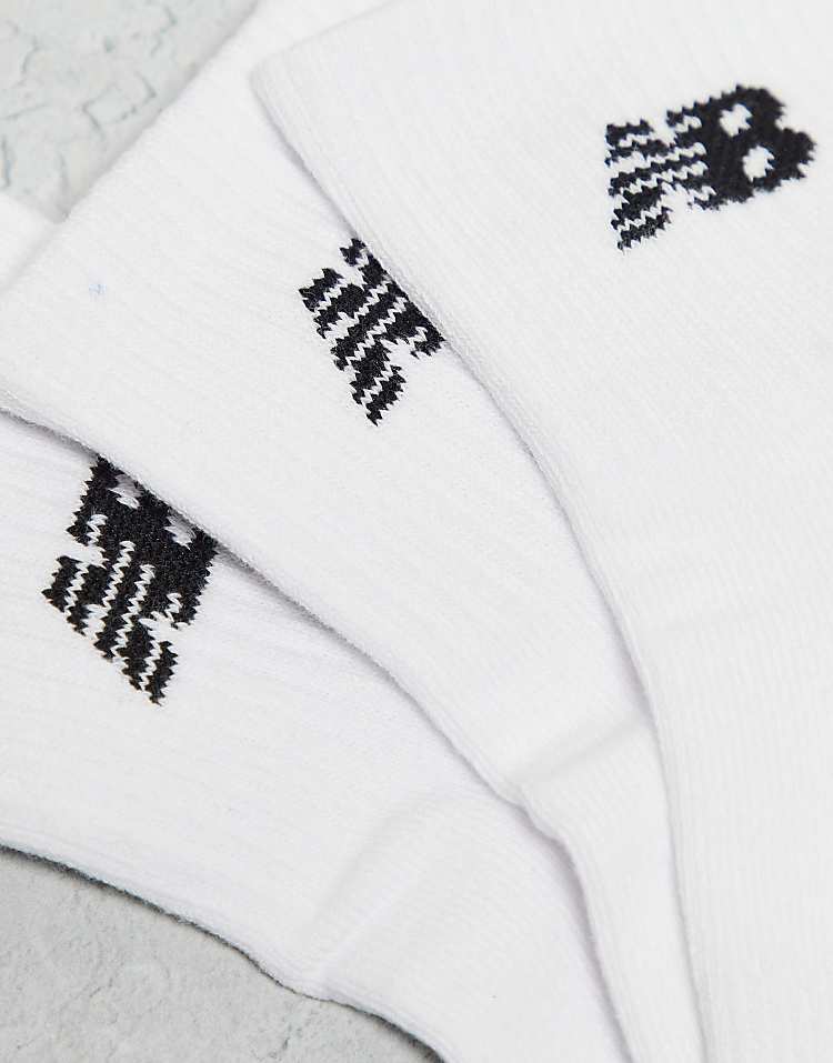 https://images.asos-media.com/products/new-balance-confezione-da-3-paia-di-calzini-bianchi-con-logo/204404305-2?$n_750w$&wid=750&fit=constrain