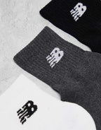 https://images.asos-media.com/products/new-balance-confezione-da-3-paia-di-calzini-multicolore-con-logo/205694795-2?$n_750w$&wid=750&fit=constrain