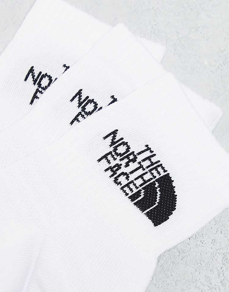 https://images.asos-media.com/products/the-north-face-simple-dome-confezione-da-3-paia-di-calzini-bianchi-con-logo/205823422-3?$n_750w$&wid=750&fit=constrain