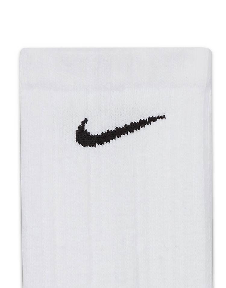 https://images.asos-media.com/products/nike-training-everyday-cushioned-confezione-da-3-paia-di-calzini-imbottiti-bianchi-grigi-e-neri/206289505-3?$n_750w$&wid=750&fit=constrain