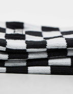 https://images.asos-media.com/products/vans-calzini-a-scacchi-bianco-e-nero/209306917-2?$n_750w$&wid=750&fit=constrain
