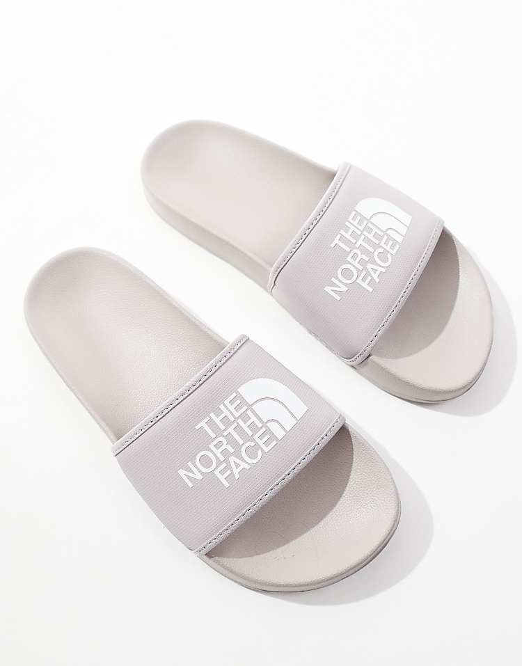 https://images.asos-media.com/products/the-north-face-base-camp-iii-slider-grigie/210179412-4?$n_750w$&wid=750&fit=constrain