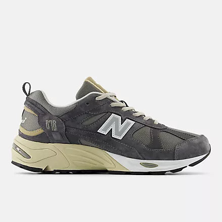 New Balance 878