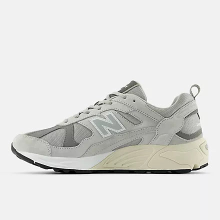 New Balance 878